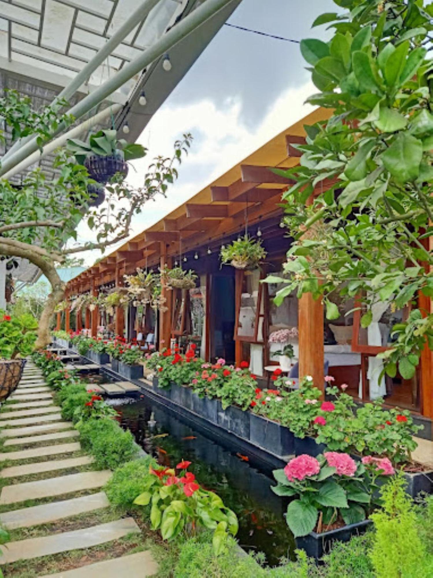 Vuon Tra Homestay Mang Den Kon Von Kla Exterior photo